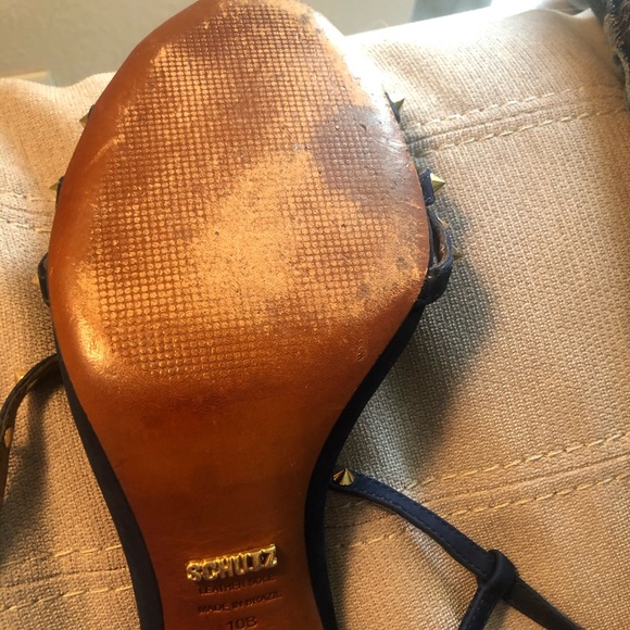 Schutz sandals embellish with gold spikes - Picture 9 of 10